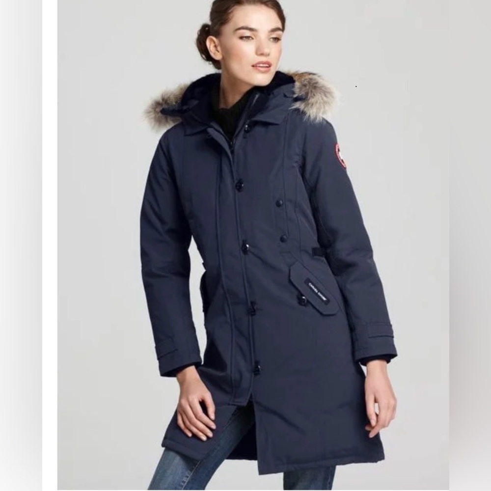 Kensington Canada Goose Women's Dark Blue Parka with Fur Hood